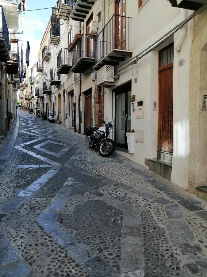 Una Stanza A Cefalu Exterior photo